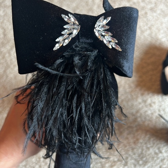 Antonio Melani Janie velvet platform dress sandal feathers size 6 black shoe - Picture 7 of 9